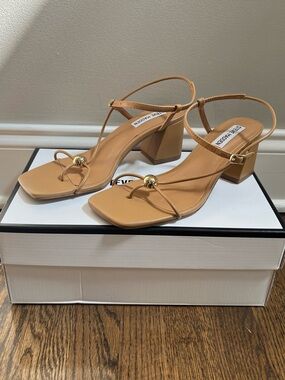 Steve Madden Ariaa Tan Strappy Block Heel Sandals, Size 7.5